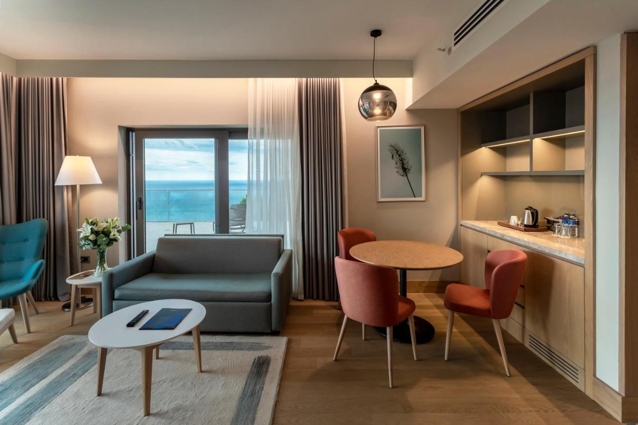 Radisson Blu Hotel Trabzon Kültér fotó A suite at the hotel
