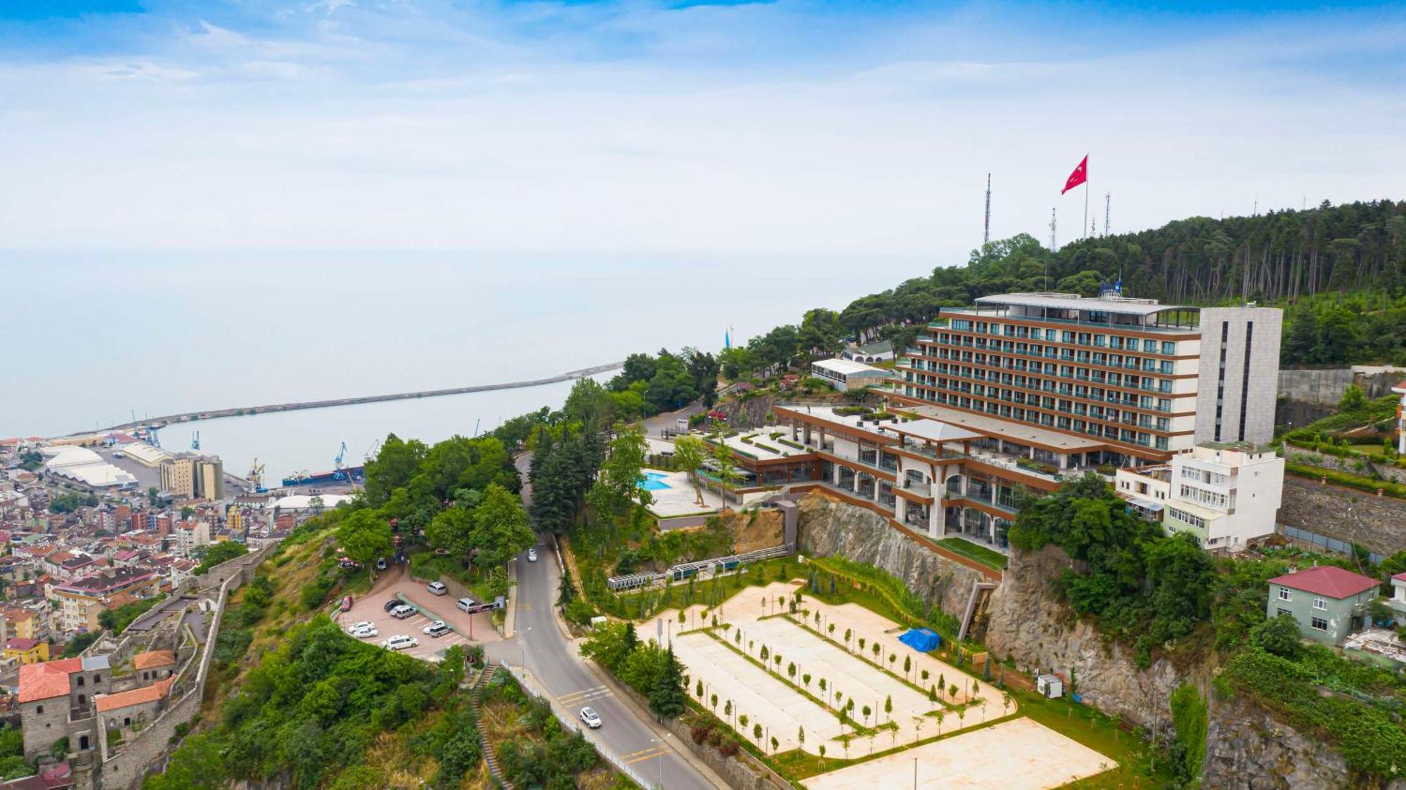 Radisson Blu Hotel Trabzon Kültér fotó The hotel in 2016