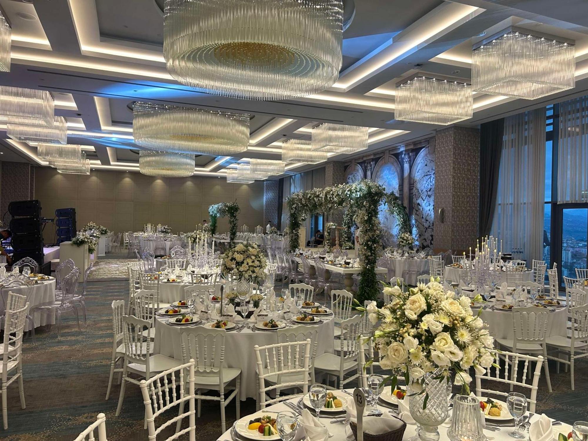 Radisson Blu Hotel Trabzon Kültér fotó Wedding reception at the hotel