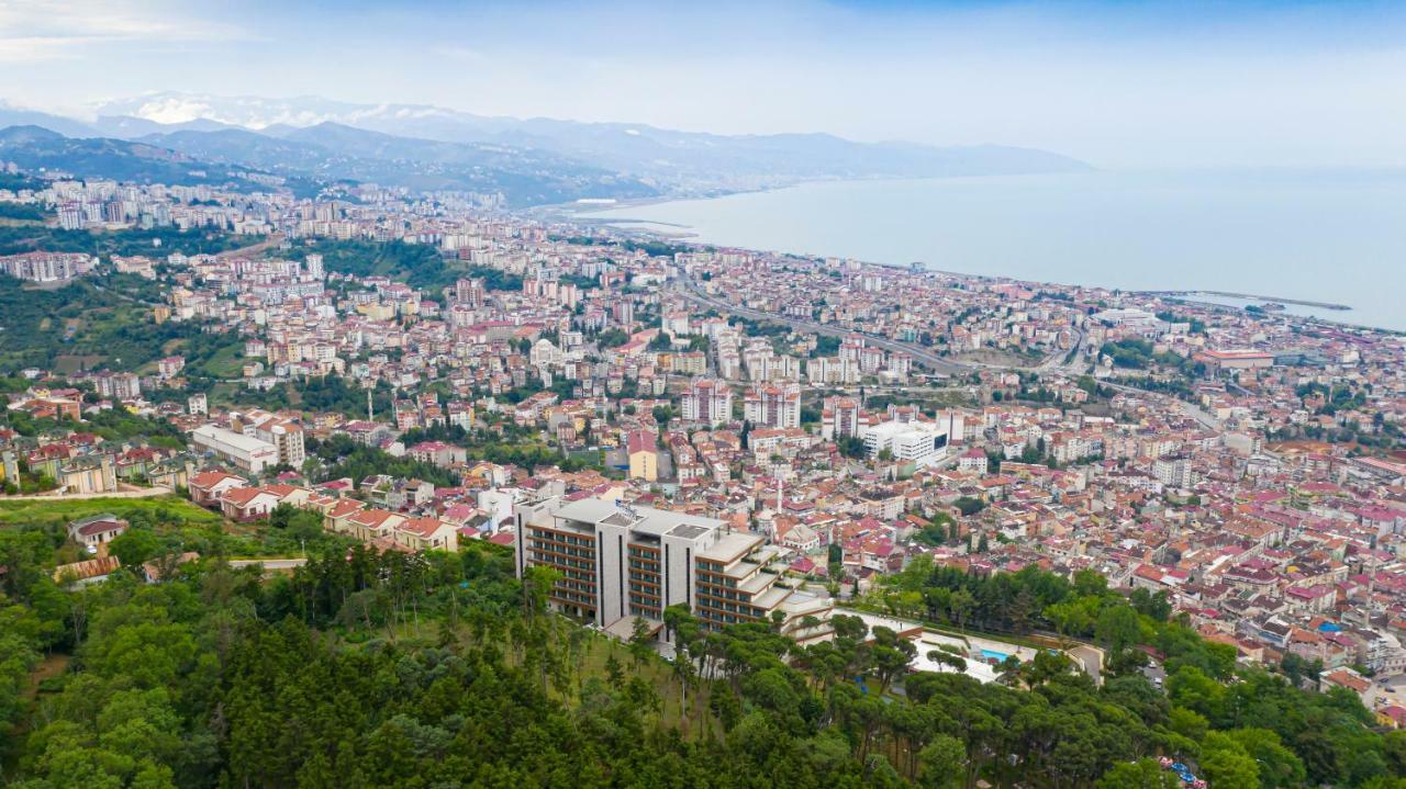 Radisson Blu Hotel Trabzon Kültér fotó View of Çekmeköy